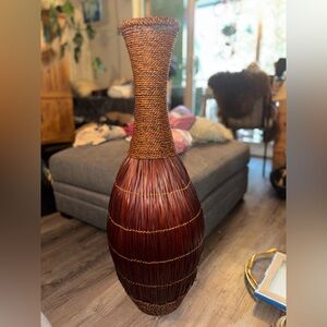 VINTAGE EUC Hand Crafted Artisan Brown Rattan Wicker Woven Tall Floor Vase